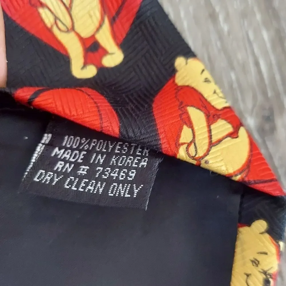 Disney Winnie-the-Pooh Valentine's Day Tie